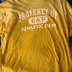 Gap T-shirt